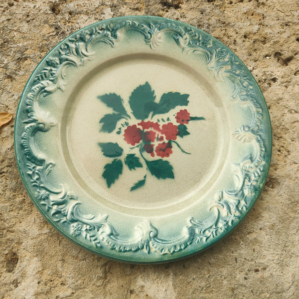 Série de 11 assiettes barbotine ancienne
