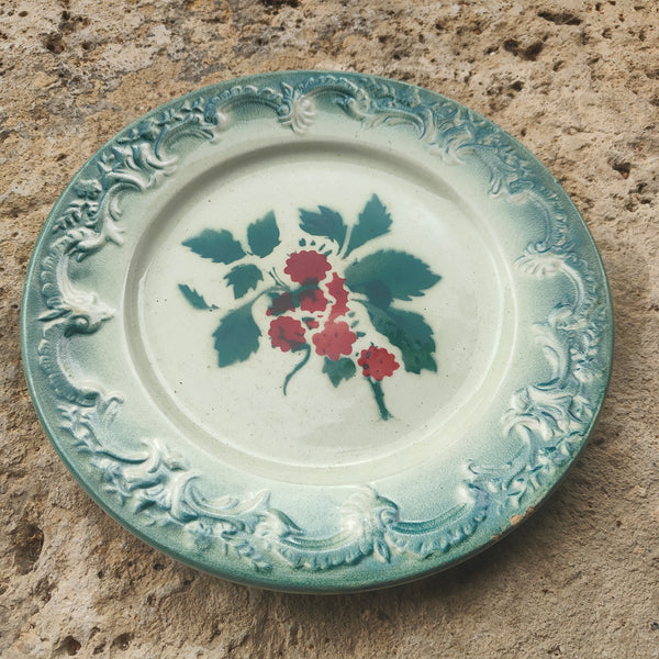 Série de 11 assiettes barbotine ancienne