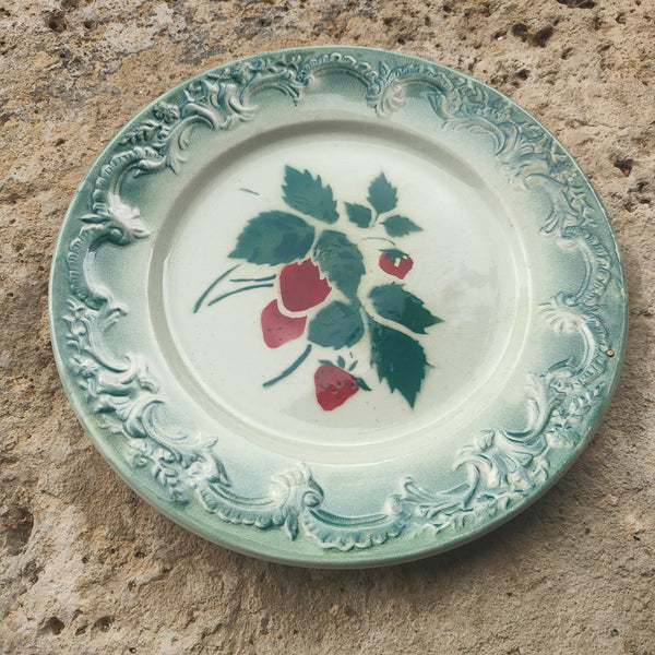 Série de 11 assiettes barbotine ancienne