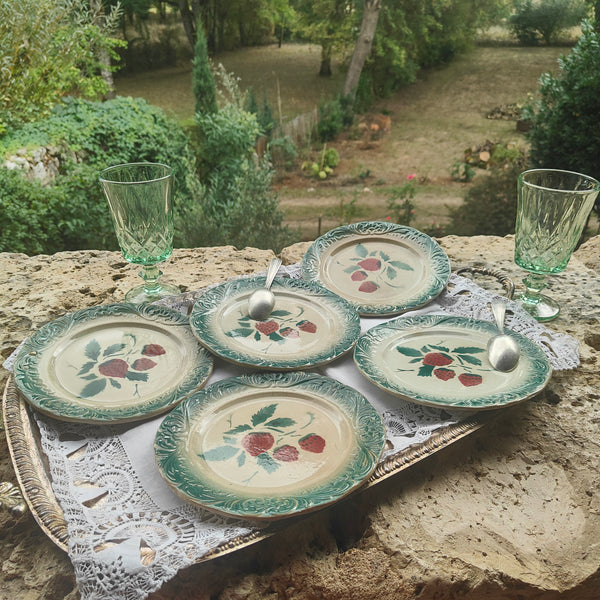 5 assiettes en barbotine Castres