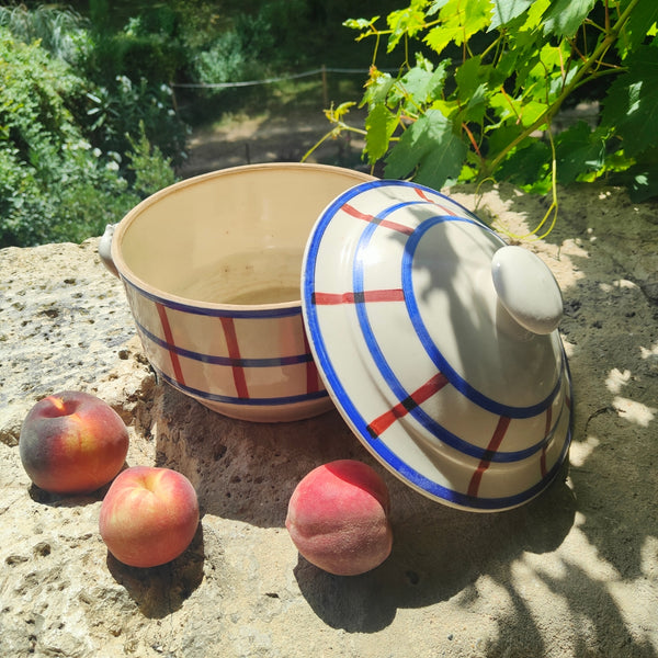 Soupière en terre de feu