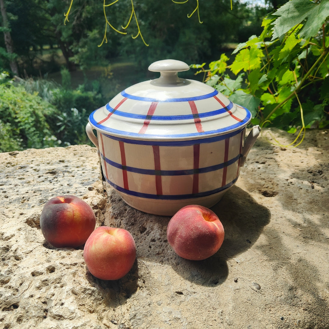Soupière en terre de feu