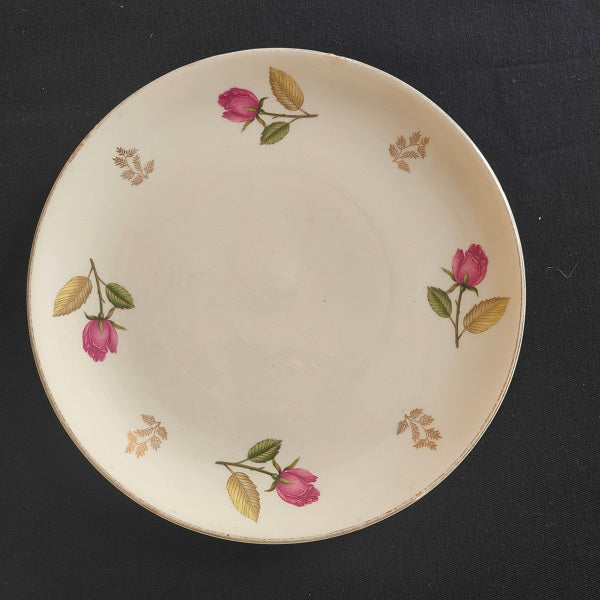 Service-a-gateau_gien_ile_de_france_1_the_collected_past