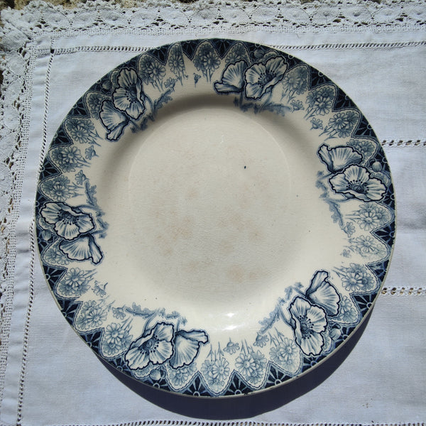 Assiette ancienne en terre de fer HB&C