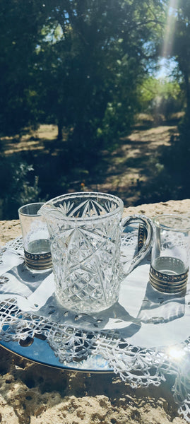Pichet en verre taillé