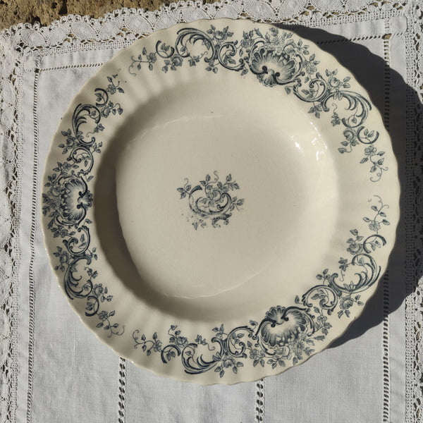 Assiette en terre de fer Longchamp