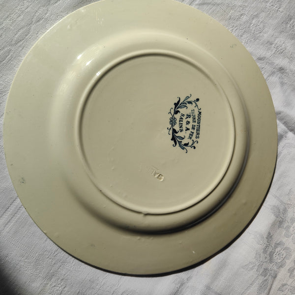 Assiette ancienne en terre de fer Salins