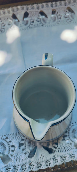 Série de pots à lait et crème Creil et Montereau