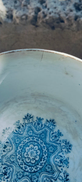 Tasse à chocolat en terre de fer