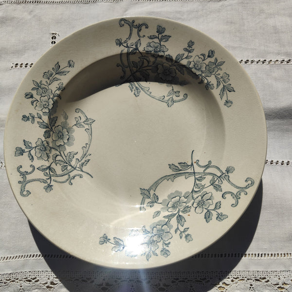 Assiette en terre de fer Pexonne