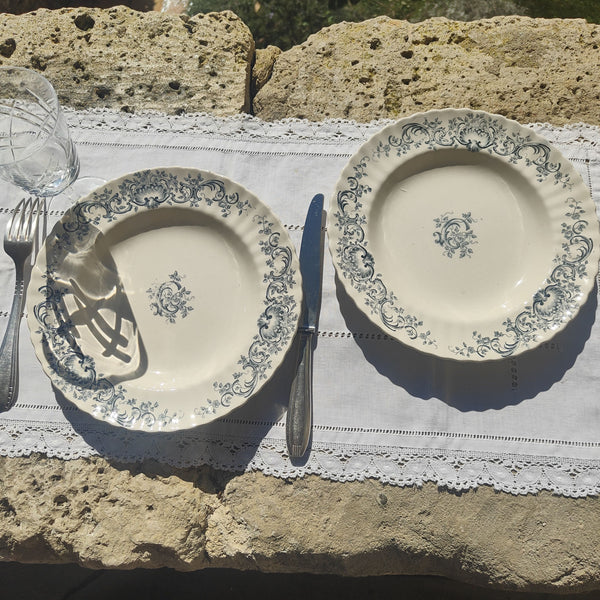 Assiette en terre de fer Longchamp