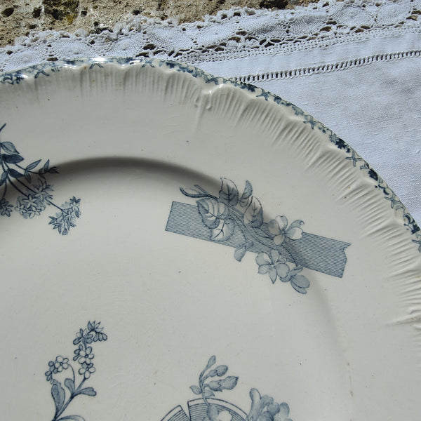 Assiette ancienne Choisy-le-Roi en terre de fer