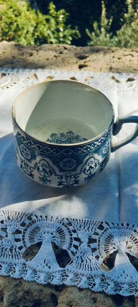 Tasse à chocolat en terre de fer