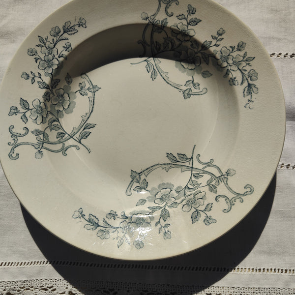 Assiette en terre de fer Pexonne