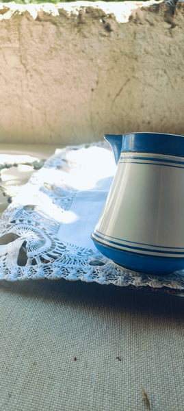 Série de pots à lait et crème Creil et Montereau