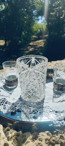 Pichet en verre taillé