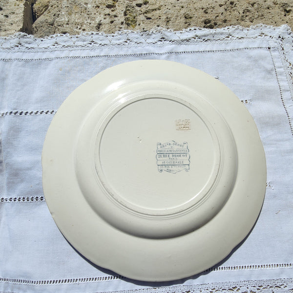 Assiette ancienne Choisy-le-Roi en terre de fer