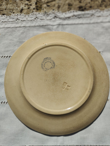 Assiette ancienne en terre de fer Choisy le Roi