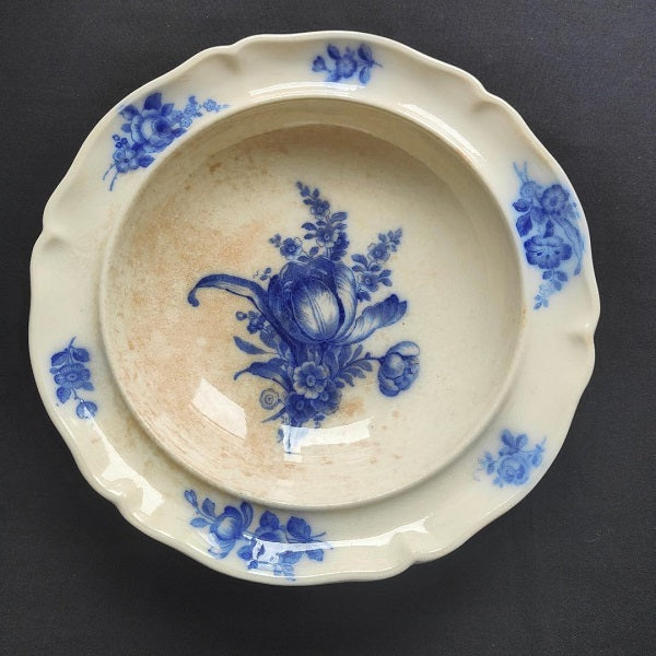 villeroy_boch_mettlach_plat_the_collected_past