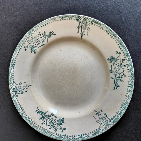 Assiette ancienne terre de fer Saint Amand